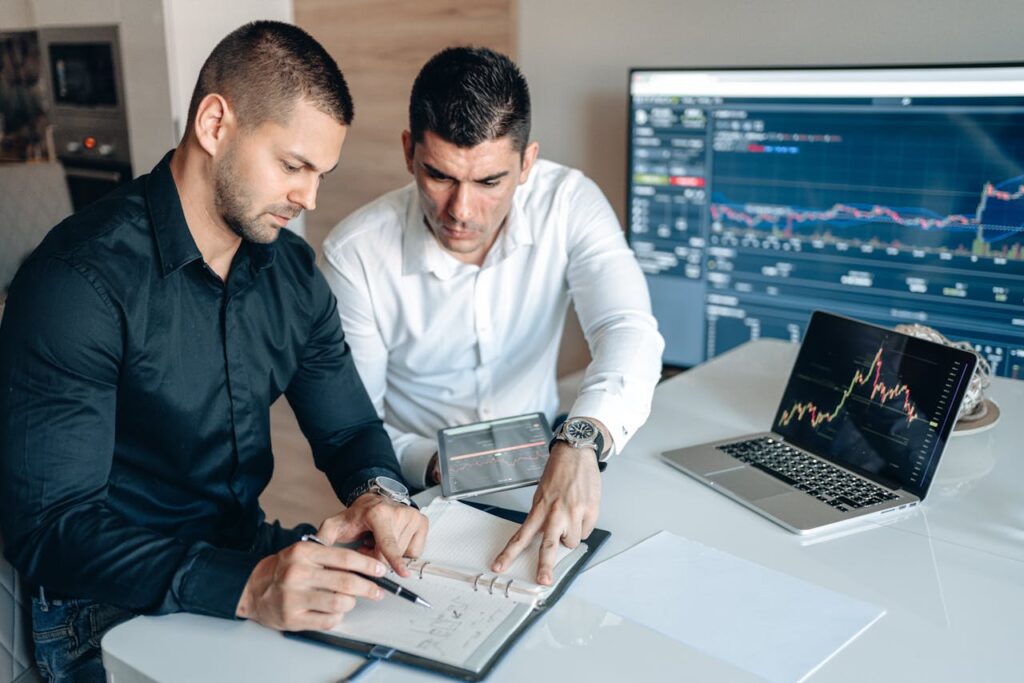 Global Financial Markets Analysis: Emerging Trends and Investment Insights