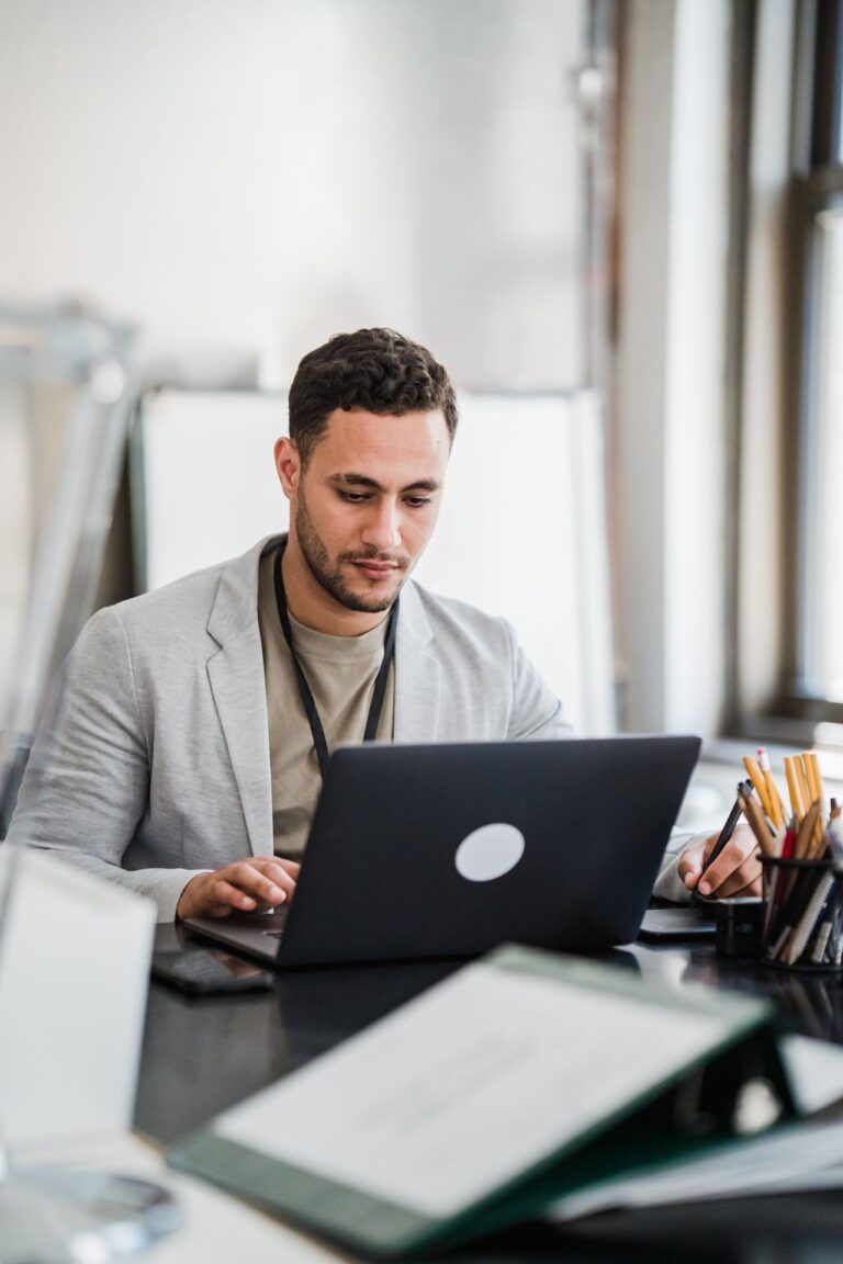 Personal Finance and Investing: A Complete Guide to Growing Your