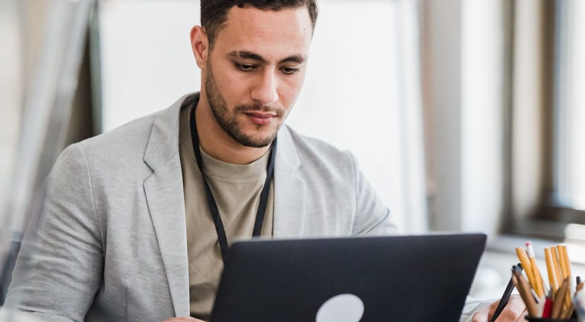Personal Finance and Investing: A Complete Guide to Growing Your